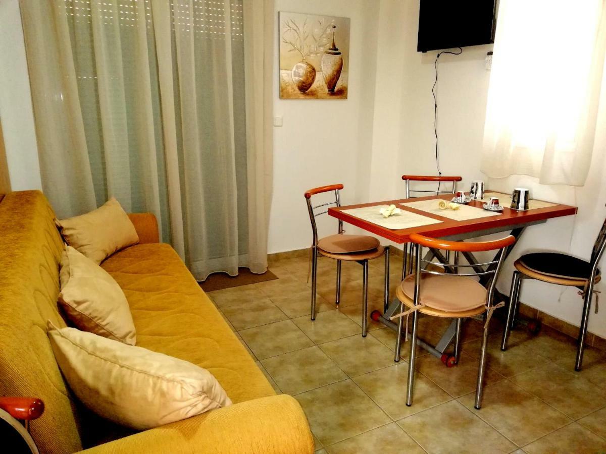 Kalamata Downtown Apartment Экстерьер фото